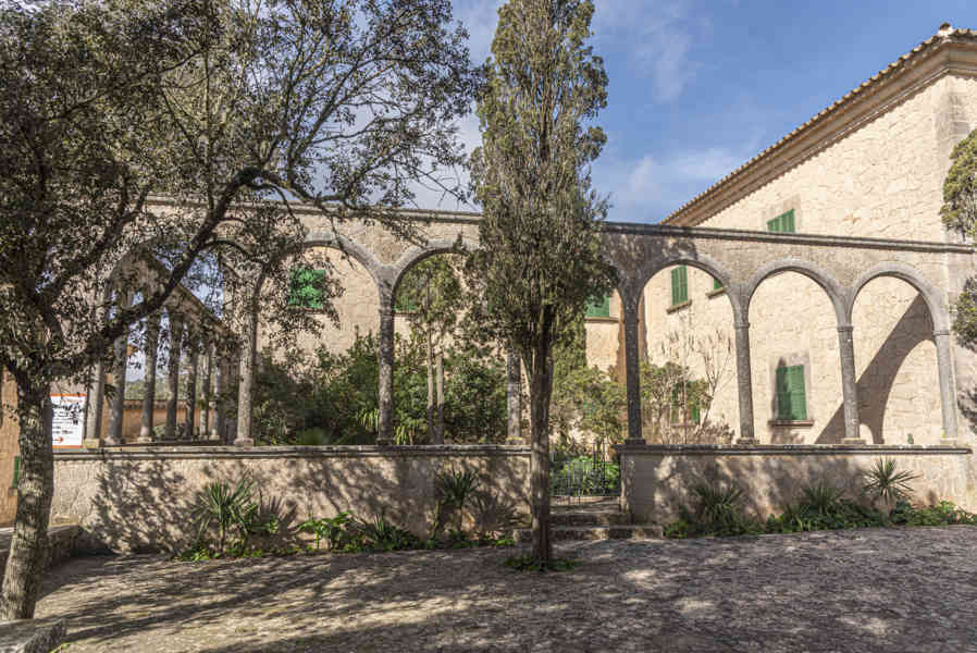 Mallorca - Randa 03 - santuari de Cura.jpg